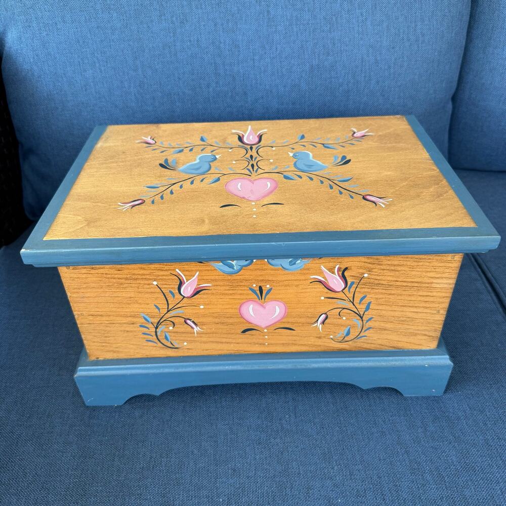 Amish Hand Painted Wooden Box Fabric Lined Chest Signed Folk Art Vtg 90's READ